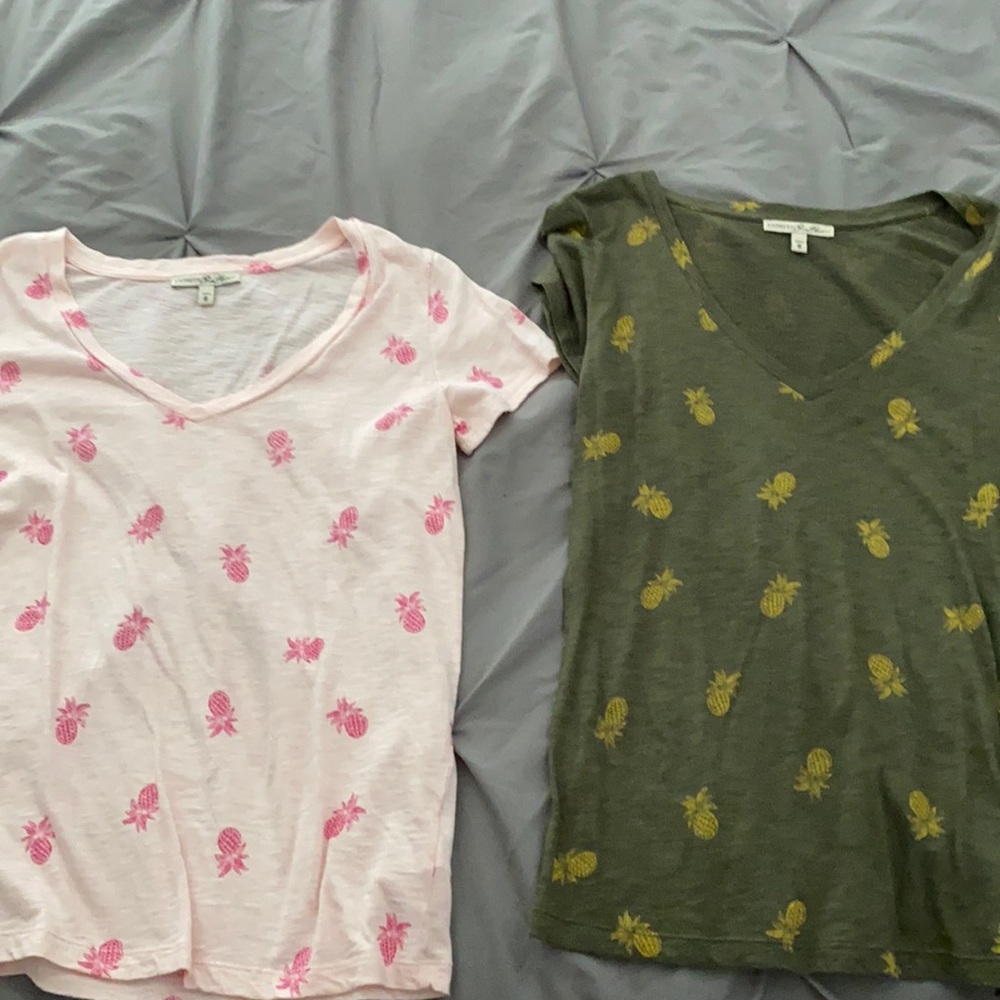 Express Pineapple v necks